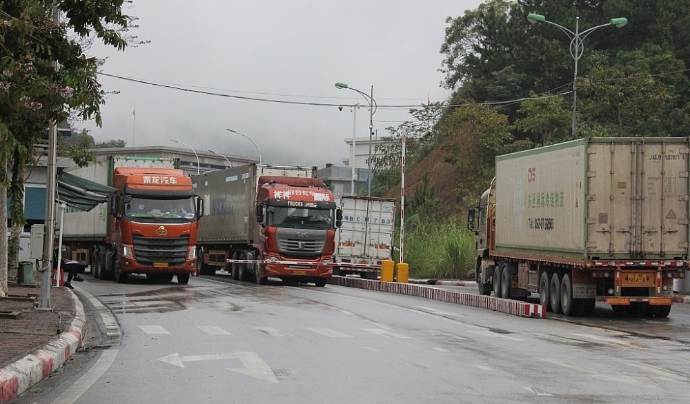 Phương tiện vận tải qua cửa khẩu quốc tế Hữu Nghị ( Lạng Sơn )